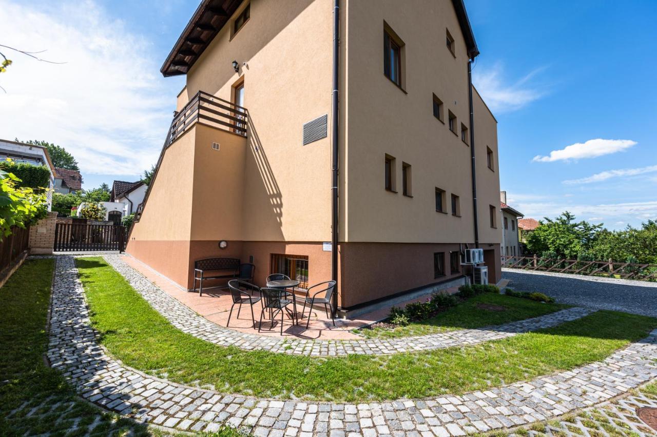 Konukevi Wine 3*